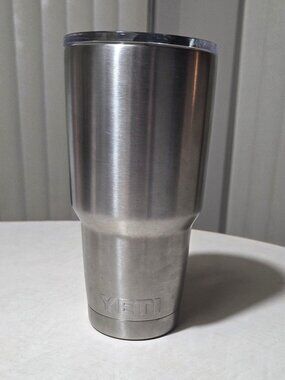YETI Rambler 30 oz Stainless Steel Tumbler with Magslider Lid